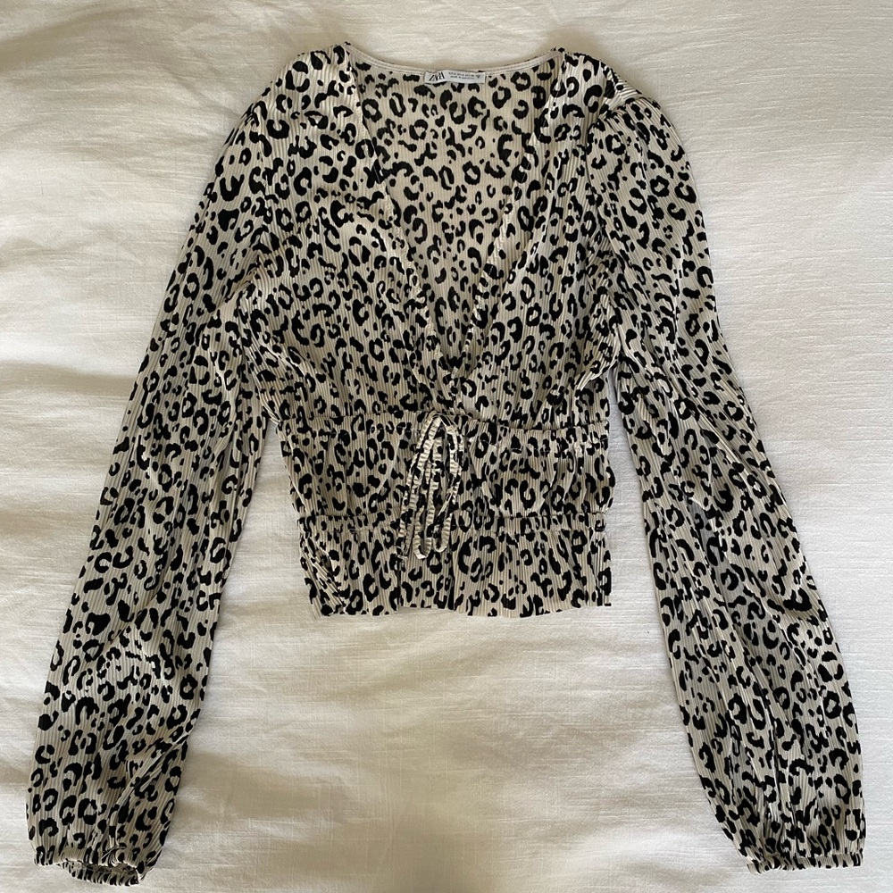Zara deep V cheetah long sleeve blouse
